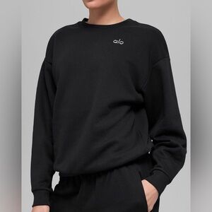 ALO Yoga Women’s Accolade Black Crewneck Pullover